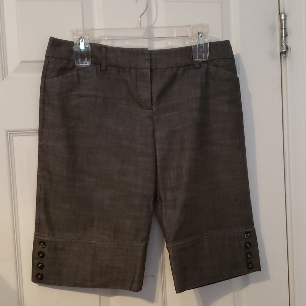 B wear dress shorts